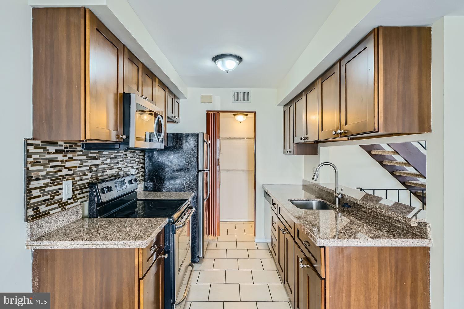 BROOKSHIRE - Residential Lease