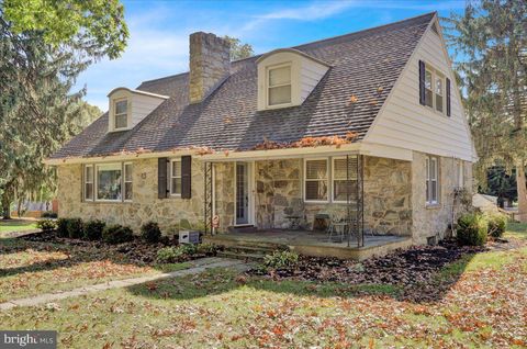 Photo of 1980 Park Plaza, LANCASTER, PA 17601 (MLS # PALA2074978)