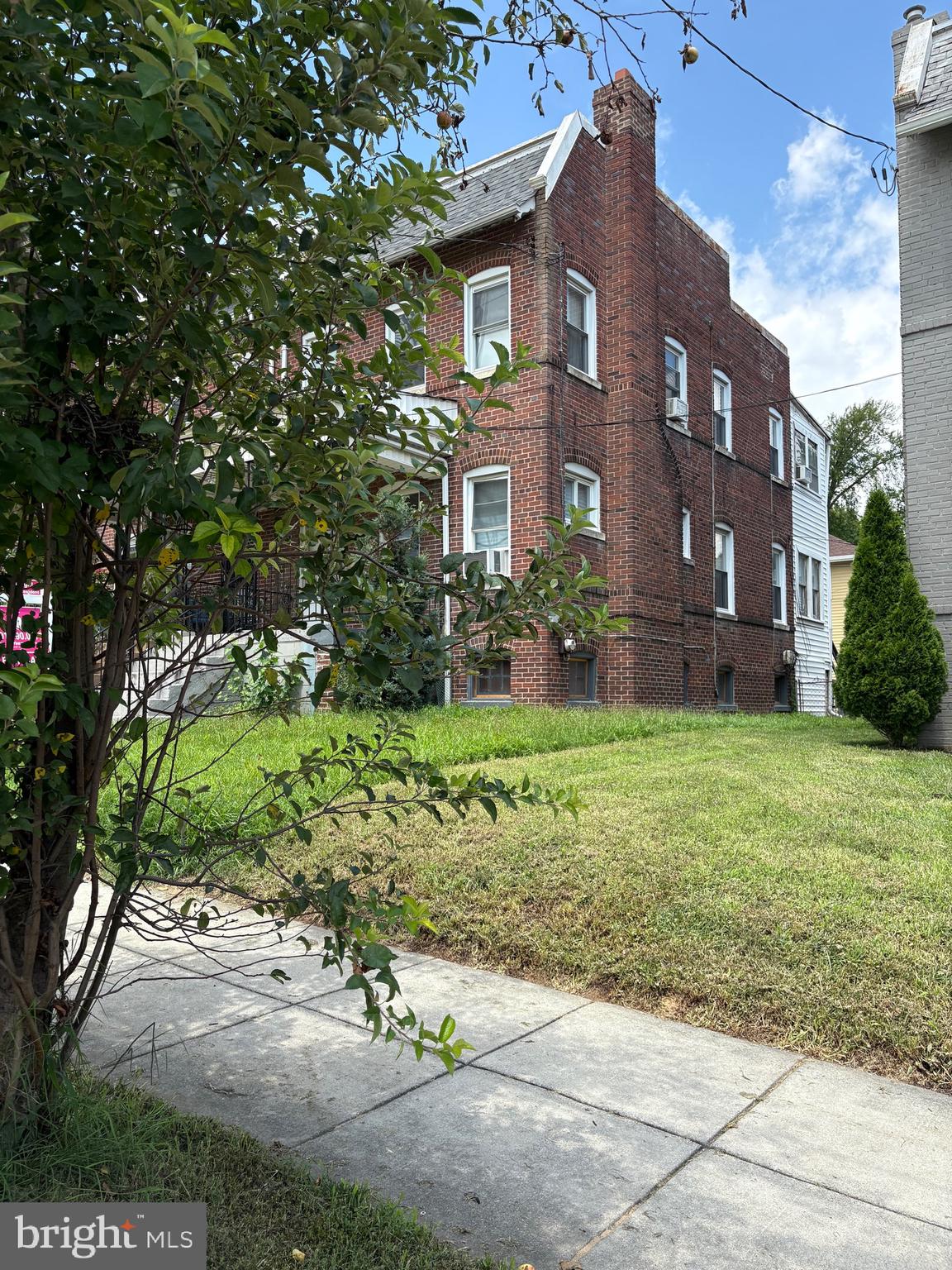 825 QUACKENBOS STREET NW