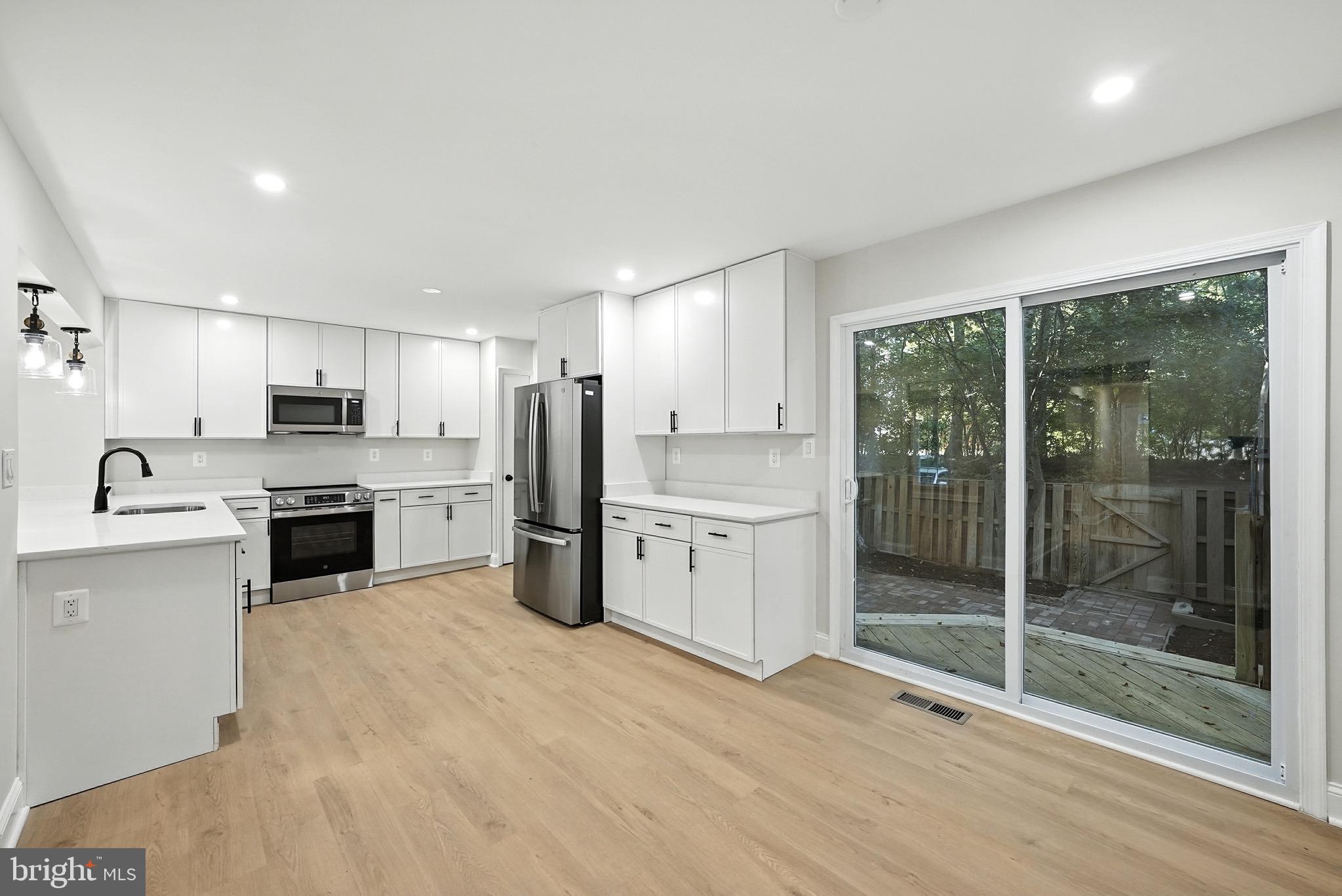 COUNTRY CREEK - Residential