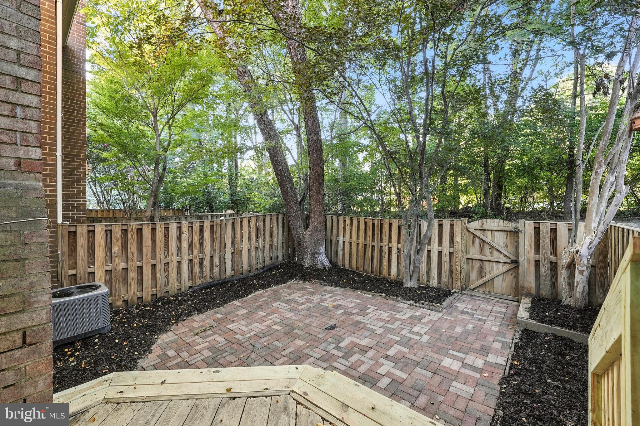 COUNTRY CREEK - Residential