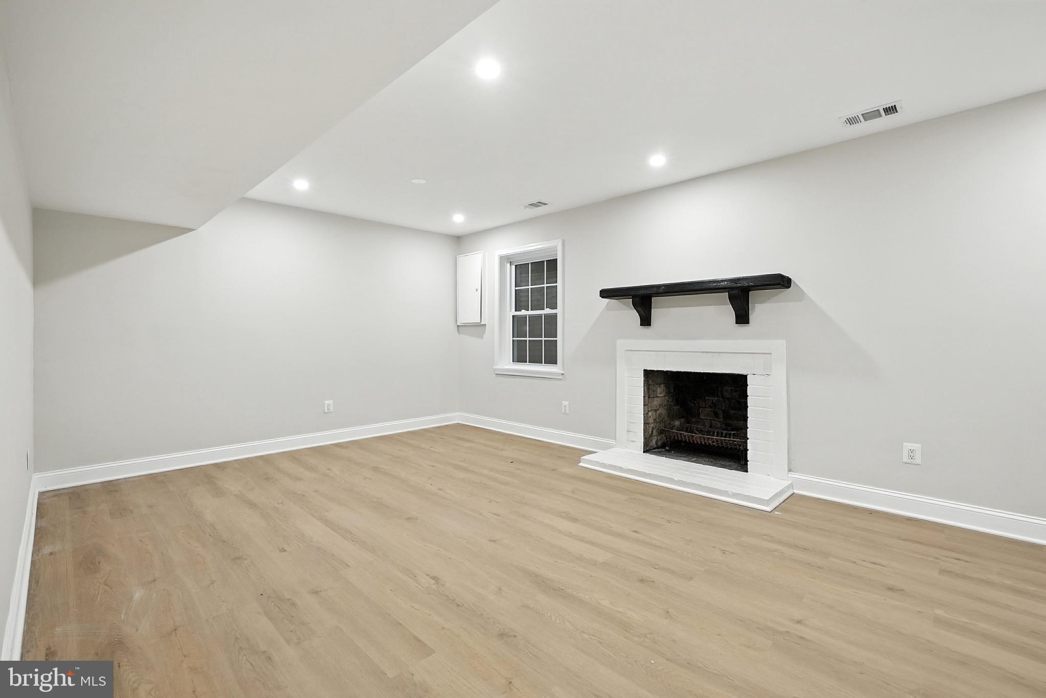 COUNTRY CREEK - Residential