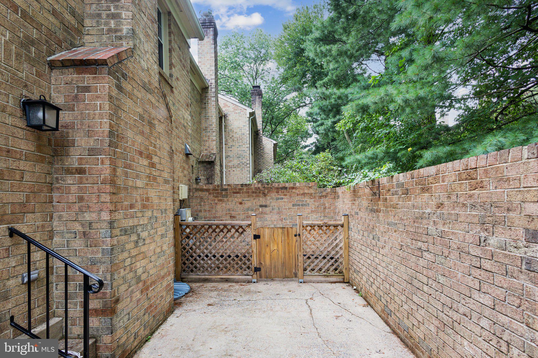 AUTUMN CHASE - Residential