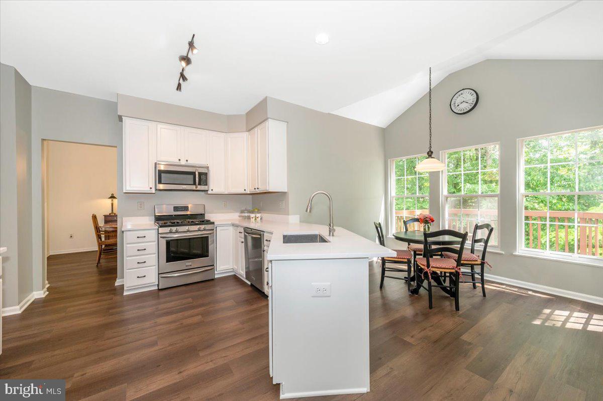 JAMES CREEK - Residential