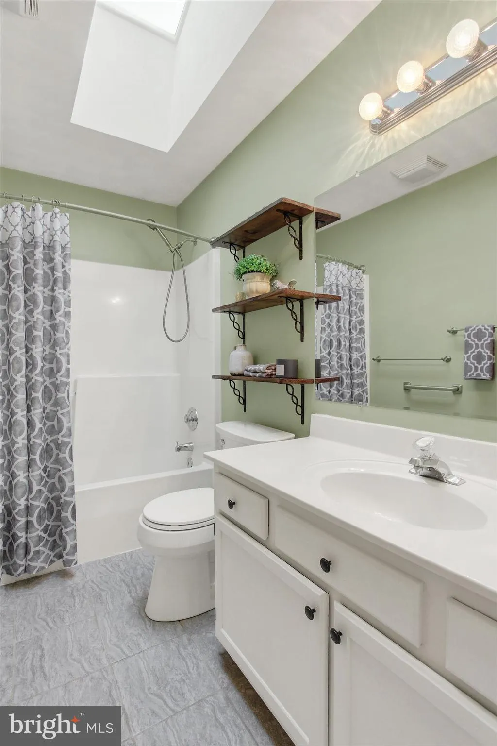 Hanover, Pennsylvania 17331, United States, 3 Bedrooms Bedrooms, ,3 BathroomsBathrooms,Residential,Active,222921