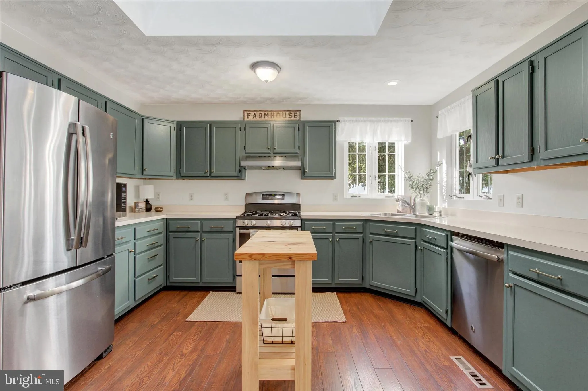 Hanover, Pennsylvania 17331, United States, 3 Bedrooms Bedrooms, ,3 BathroomsBathrooms,Residential,Active,222921