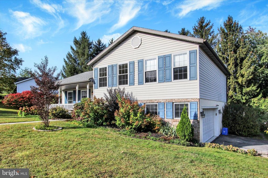Photo of 366 Jasmine Drive, HANOVER, PA 17331 (MLS # PAYK2091058)