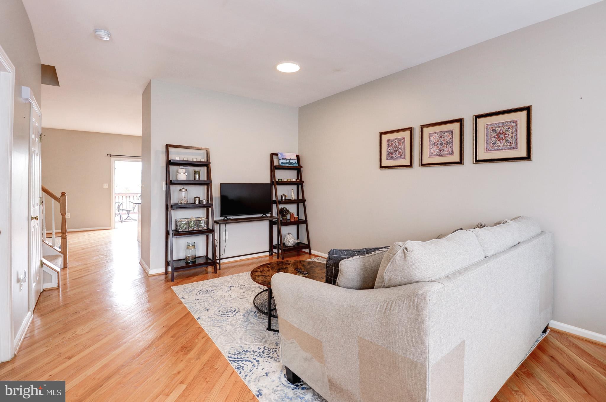 ASHBURN VILLAGE - Residential