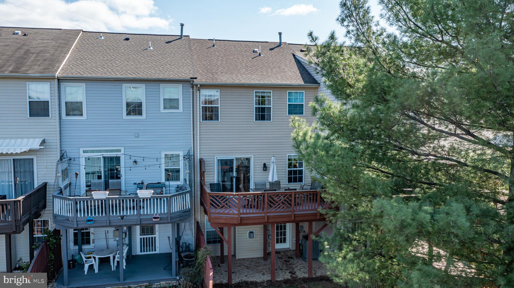 ASHBURN VILLAGE - Residential