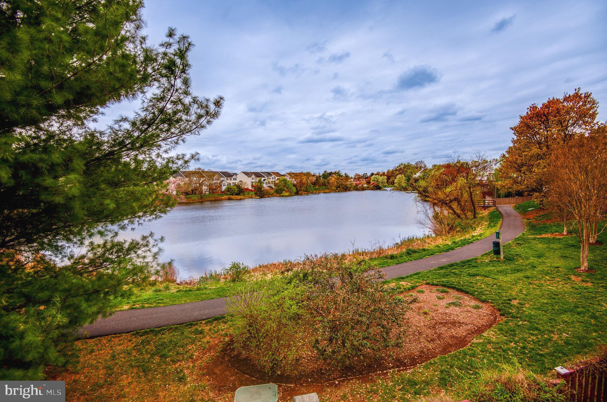 ASHBURN VILLAGE - Residential