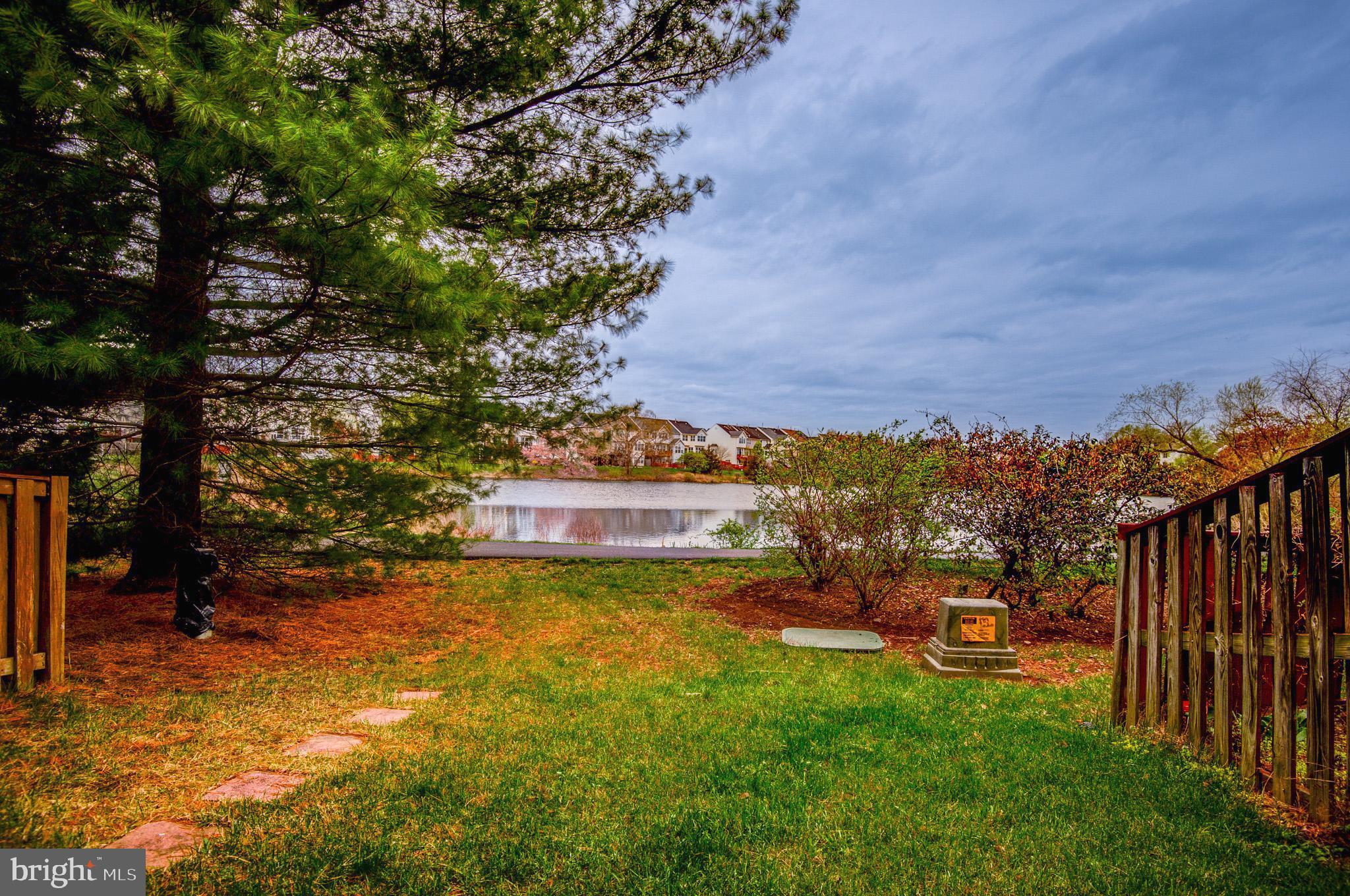 ASHBURN VILLAGE - Residential