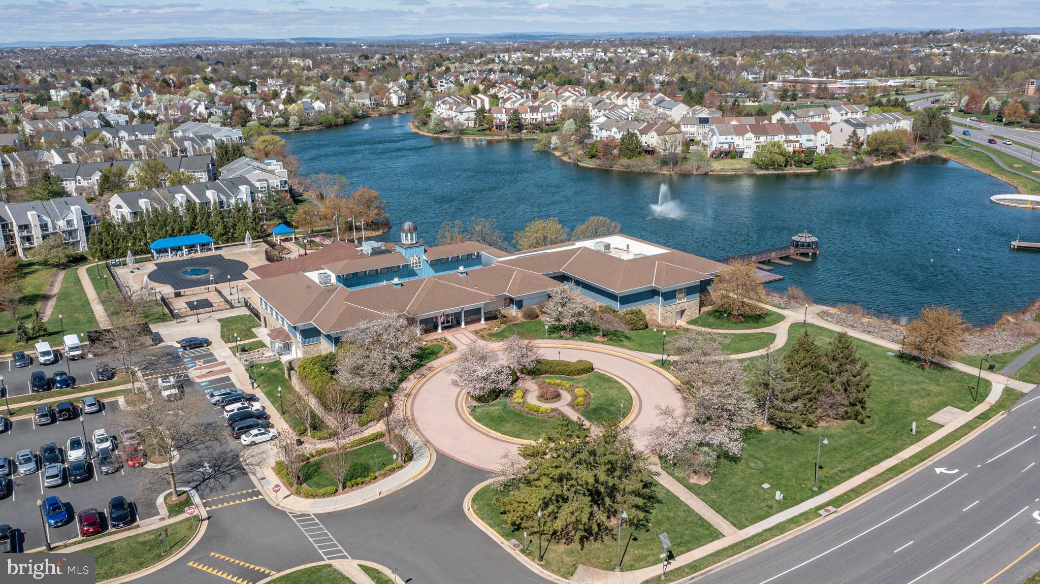 ASHBURN VILLAGE - Residential