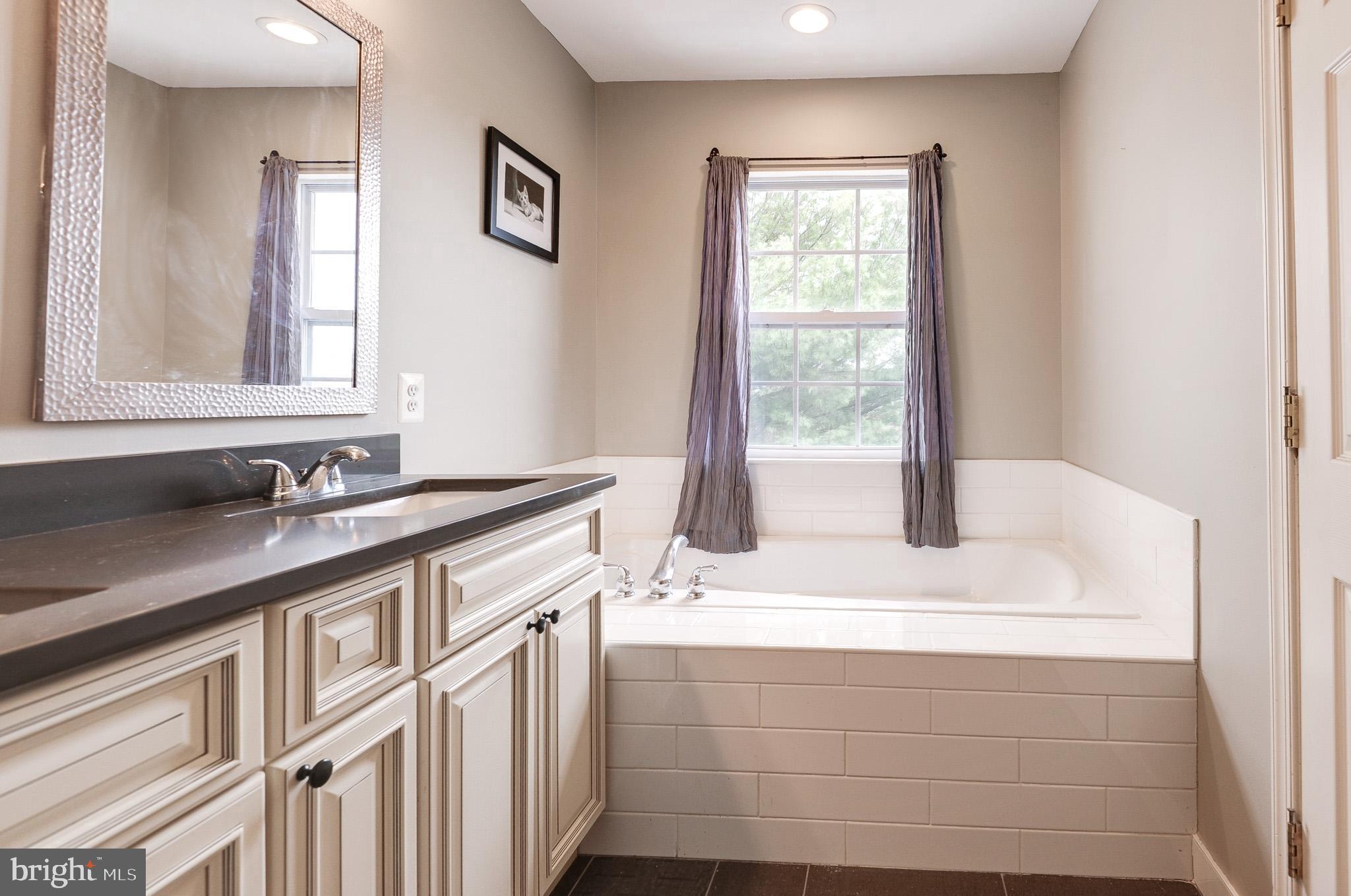 ASHBURN VILLAGE - Residential