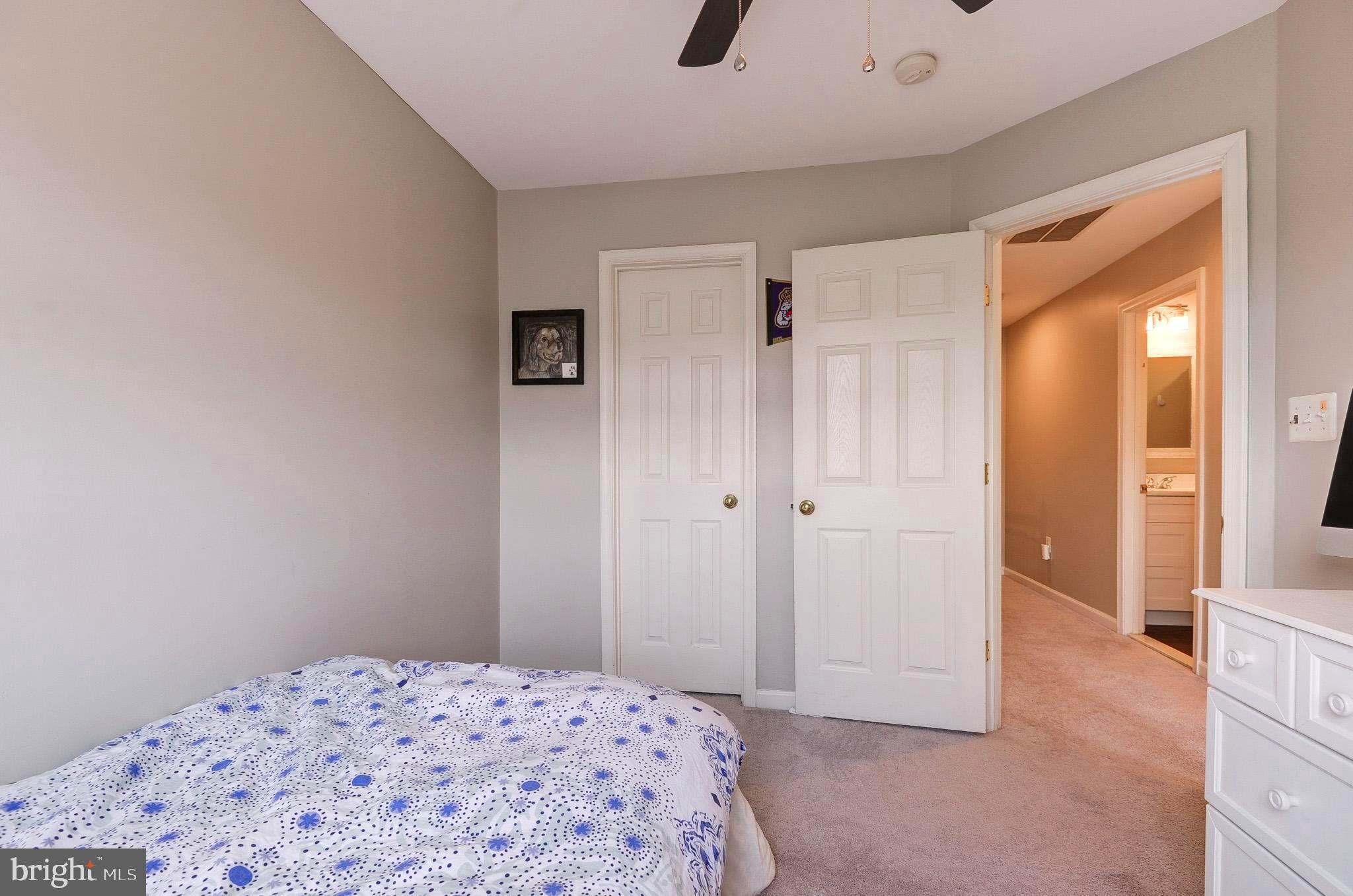 ASHBURN VILLAGE - Residential