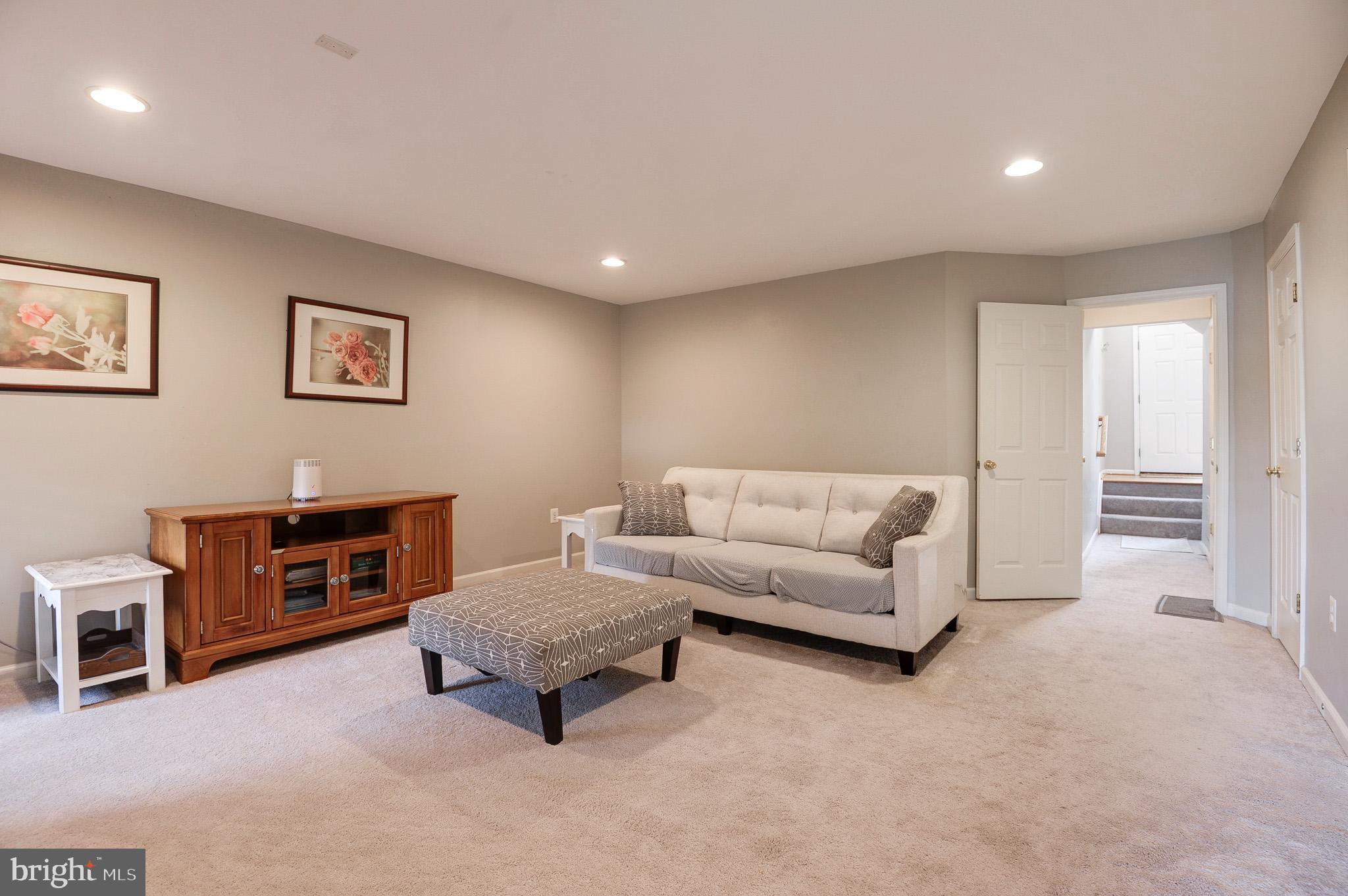 ASHBURN VILLAGE - Residential