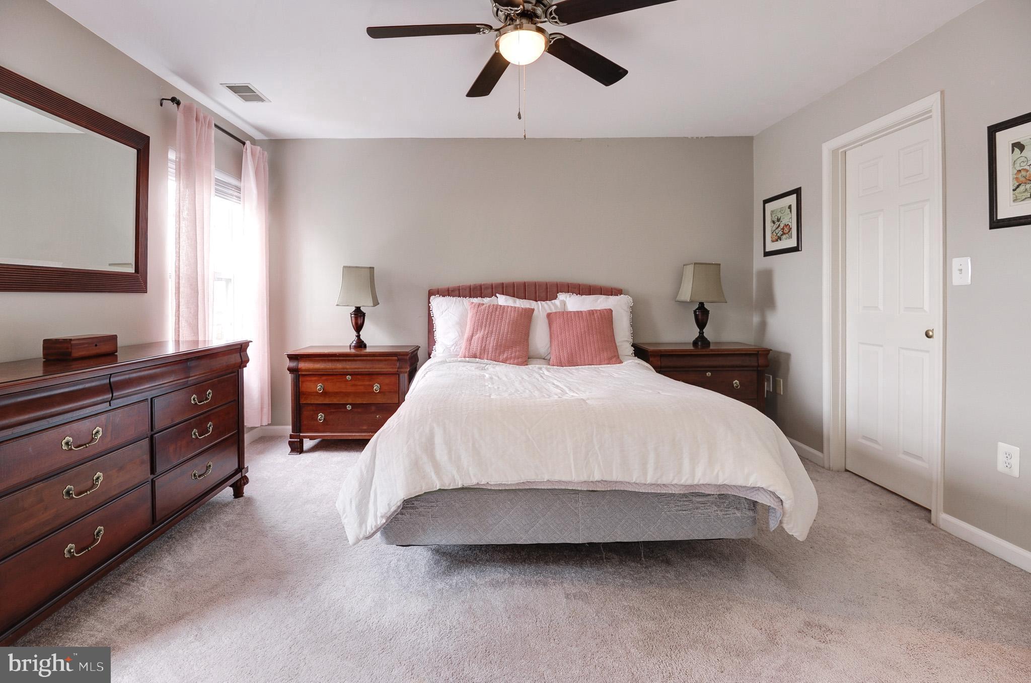 ASHBURN VILLAGE - Residential