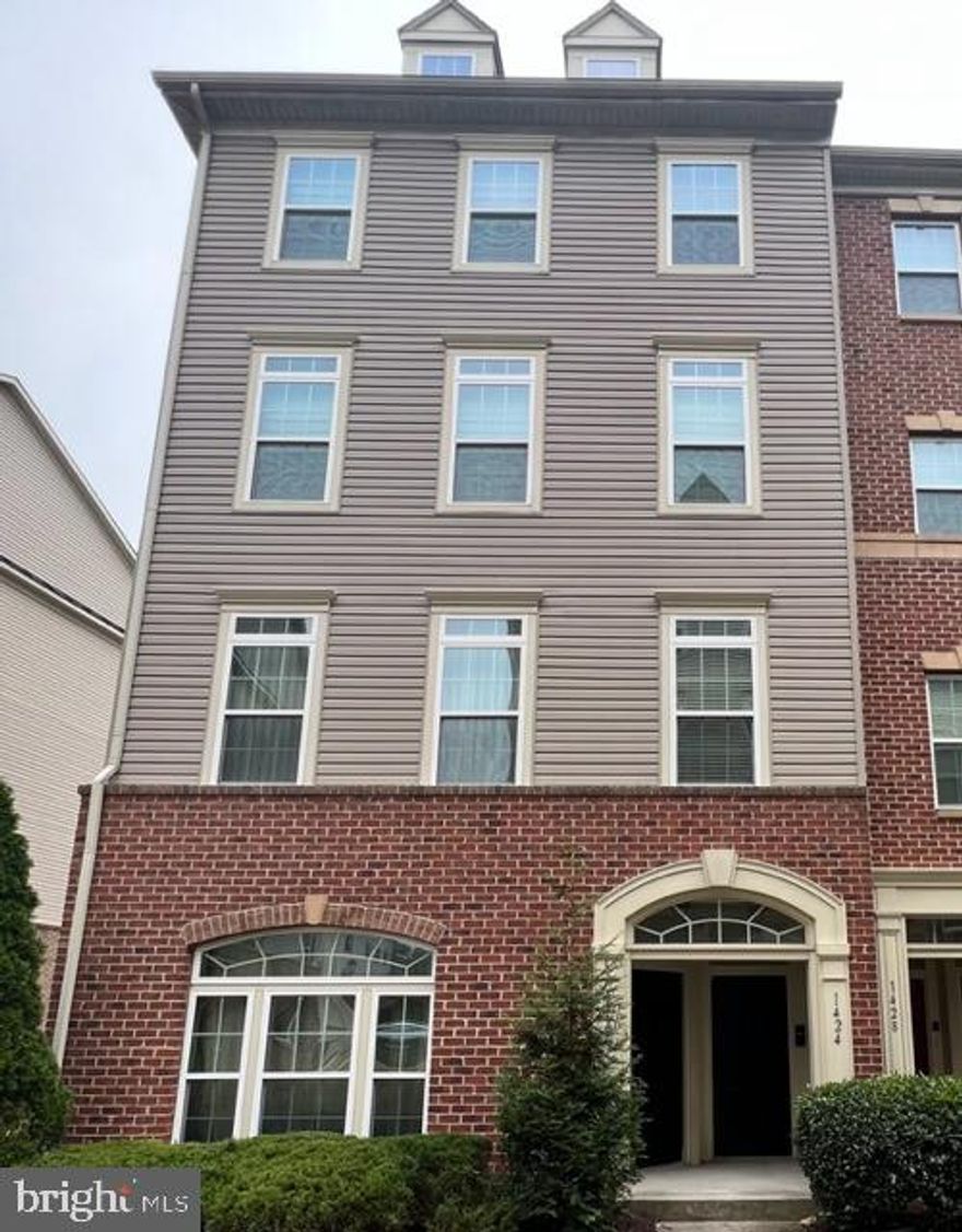 Gorgeous Top level corner Townhome in Red Oak Crossing with over 2500 square feet!  Spacious Open floor plan. Large primary suite with upgraded master bath, walk-in closet.  This level also features two other spacious bedrooms.  Main level has large eat in kitchen area with upgraded cabinetry, gourmet stainless appliances and Island. Family room area, separate dining and living room area.   Townhome has 1 car garage.   Very convenient area to Ft Meade, Baltimore and Annapolis!  Prospective clients must go through RentSpree for the Credit Application!  Pets considered - CASE BY CASE.