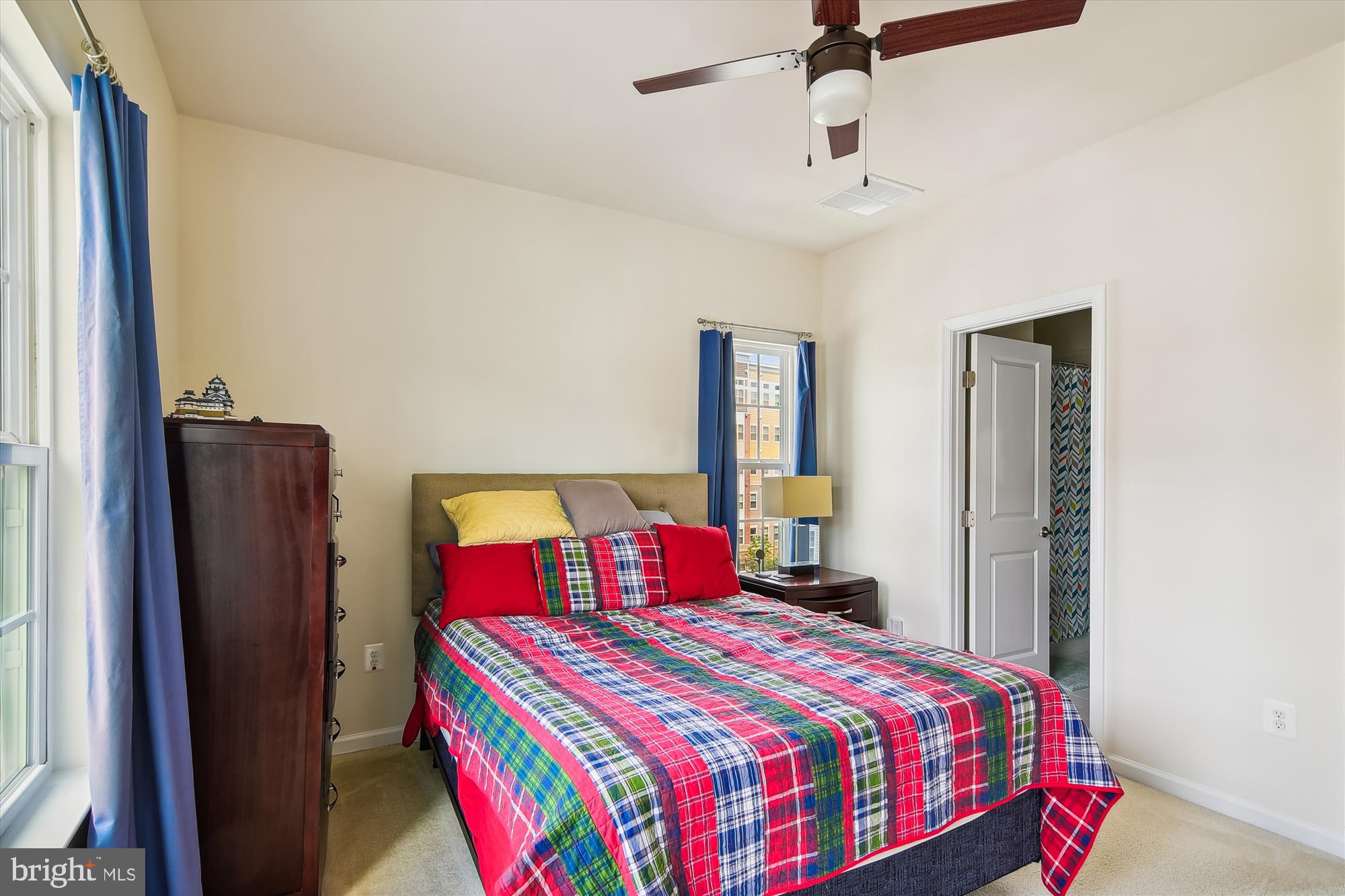 HOWARD SQUARE - Residential