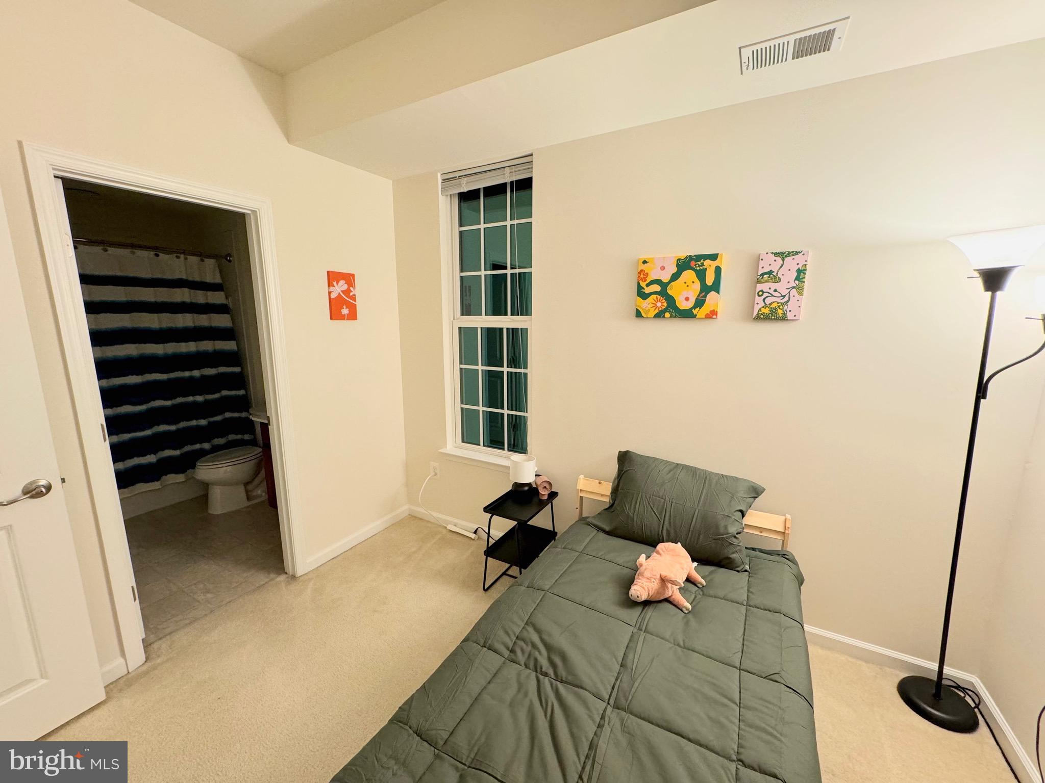 HOWARD SQUARE - Residential