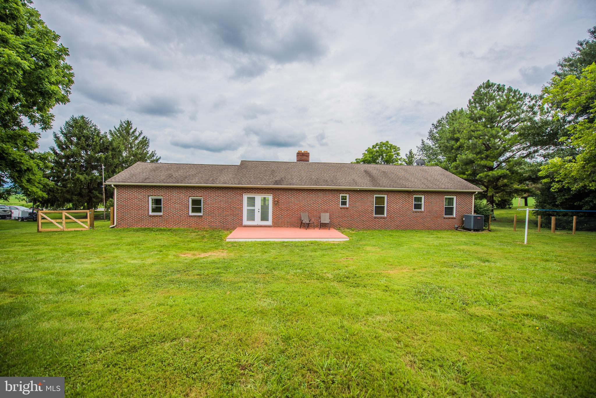 SUMMIT POINT - Residential