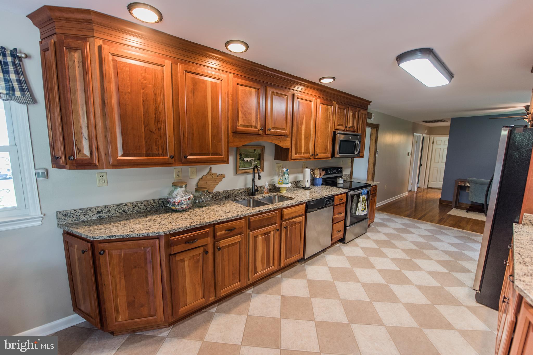 SUMMIT POINT - Residential