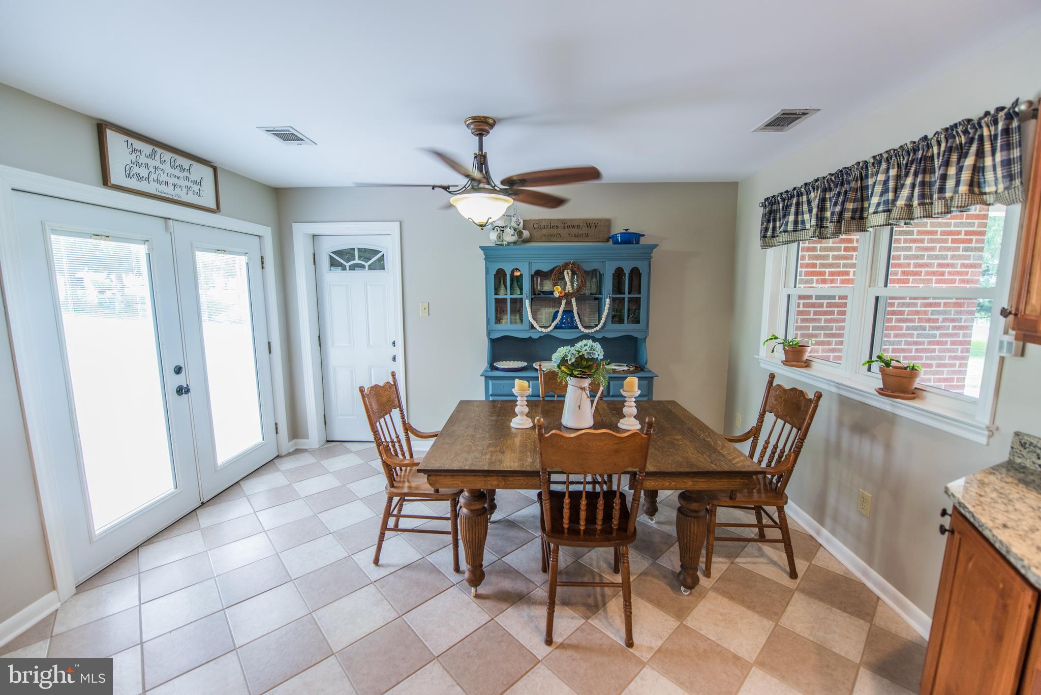 SUMMIT POINT - Residential