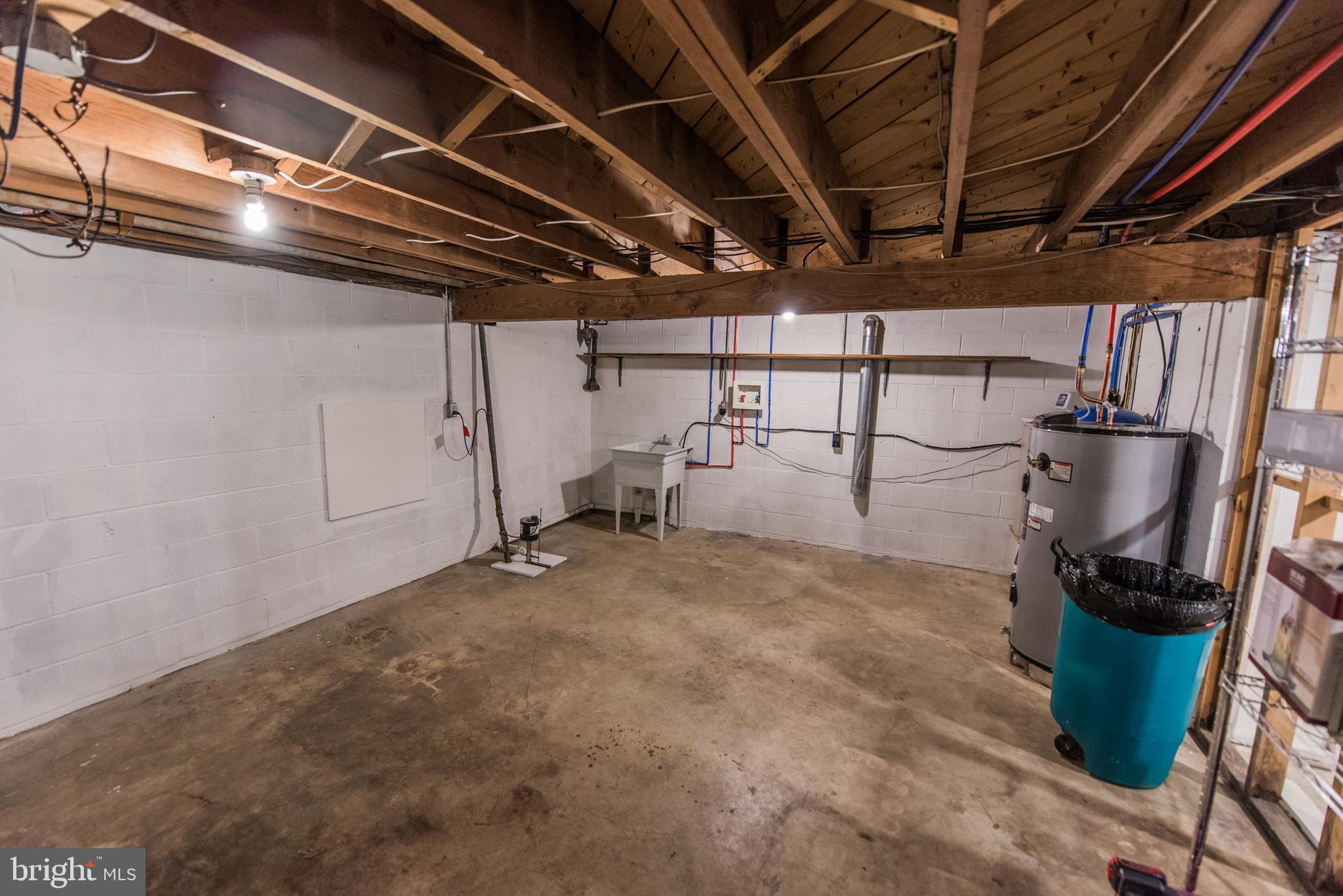 SUMMIT POINT - Residential