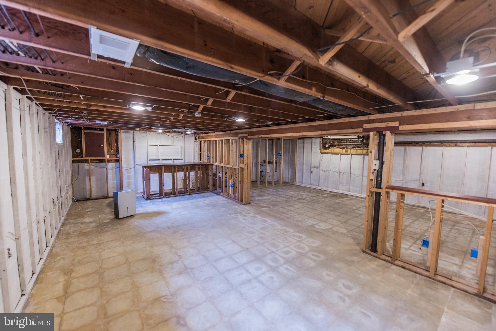 SUMMIT POINT - Residential