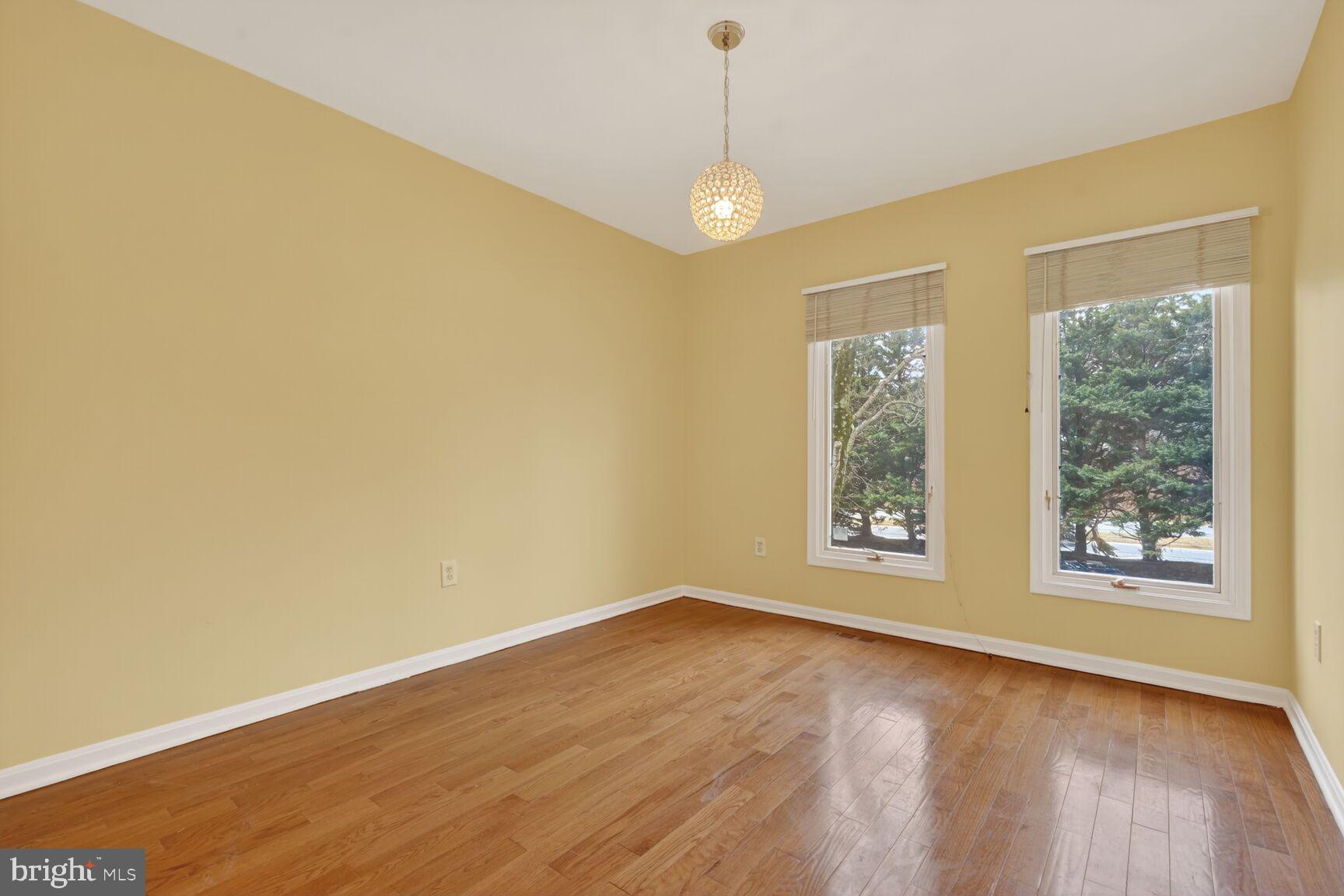 POTOMAC OUTSIDE - Residential