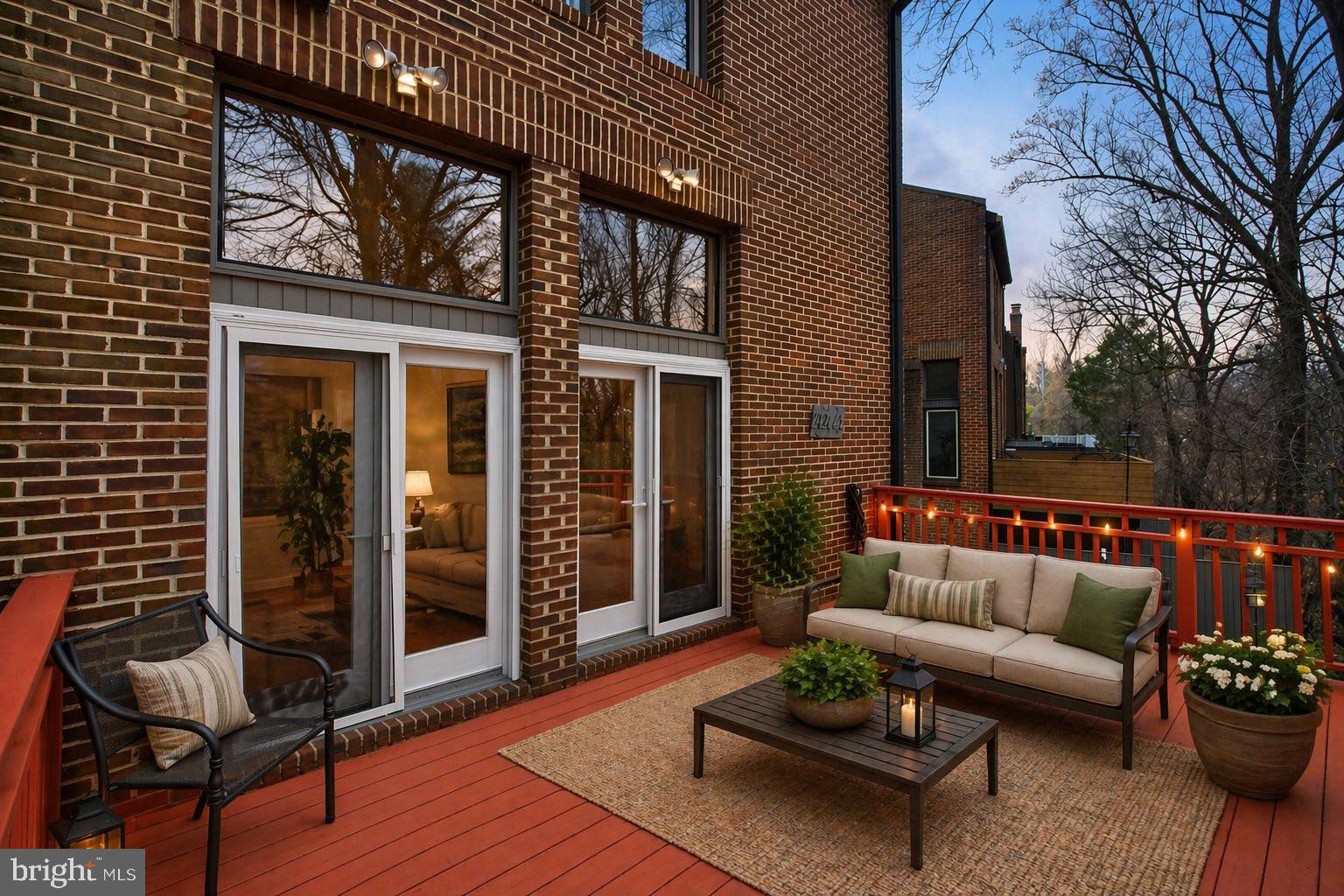 POTOMAC OUTSIDE - Residential