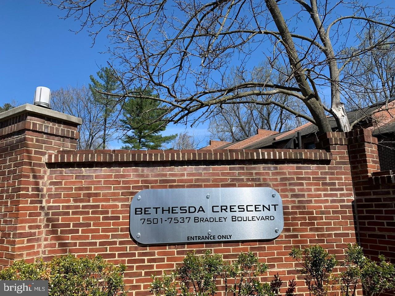 POTOMAC OUTSIDE - Residential