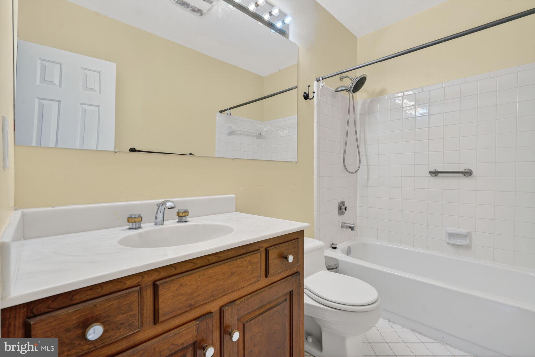 POTOMAC OUTSIDE - Residential