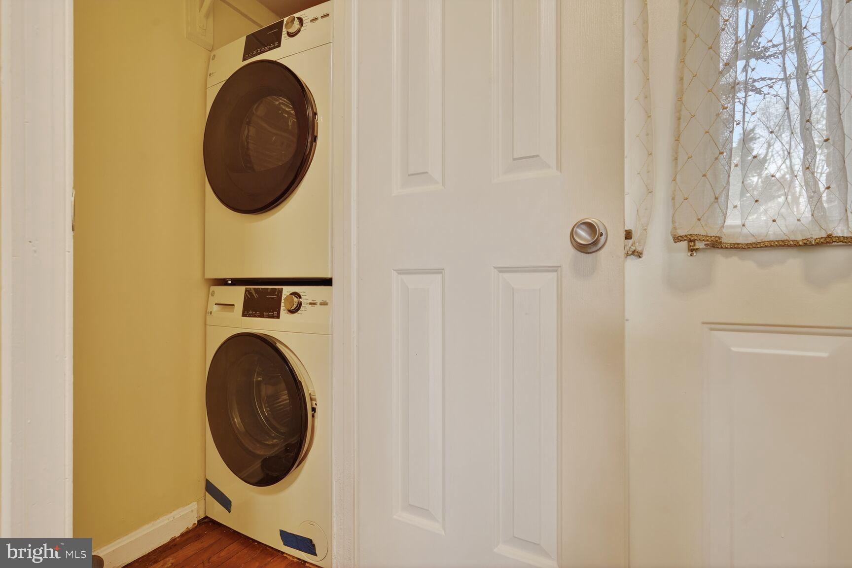 POTOMAC OUTSIDE - Residential