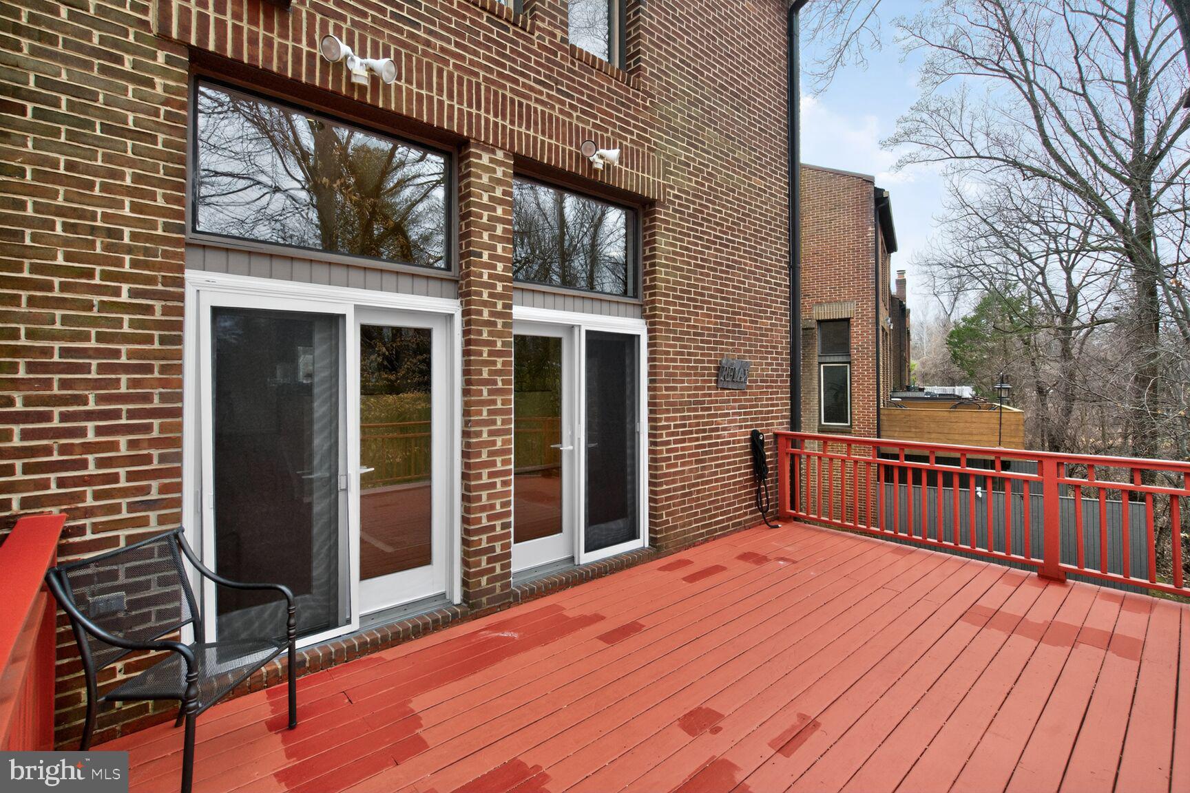 POTOMAC OUTSIDE - Residential