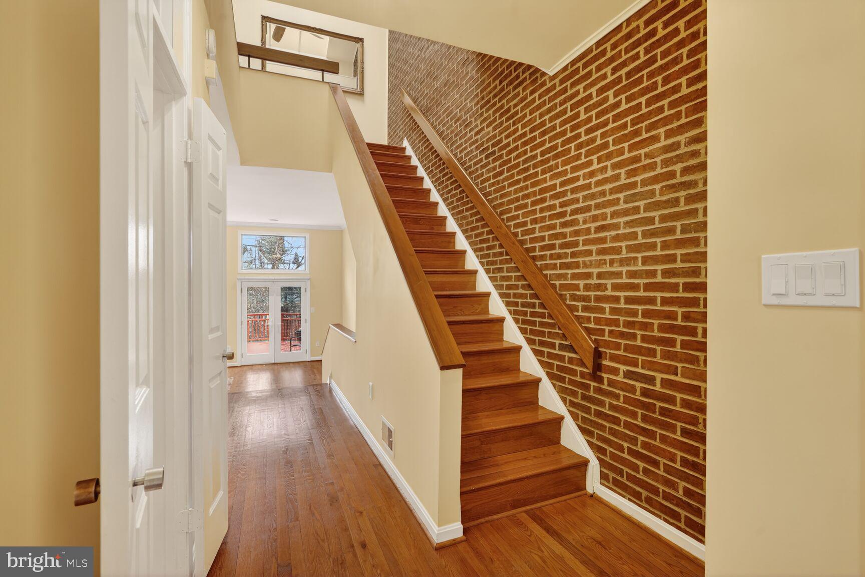 POTOMAC OUTSIDE - Residential