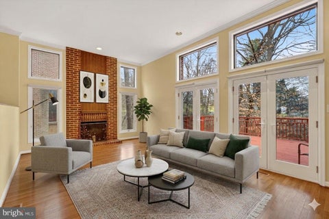 Townhouse For Sale - 7523 Bradley Boulevard<br/> BETHESDA, MD 20817