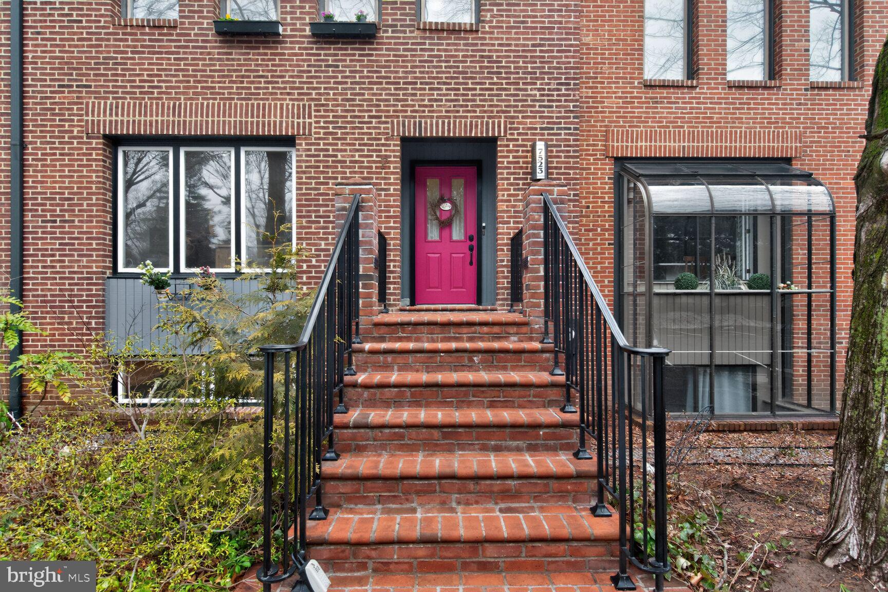 POTOMAC OUTSIDE - Residential