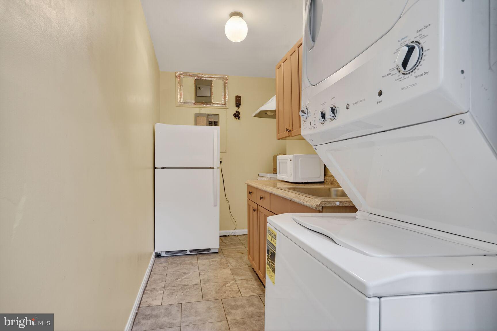 POTOMAC OUTSIDE - Residential