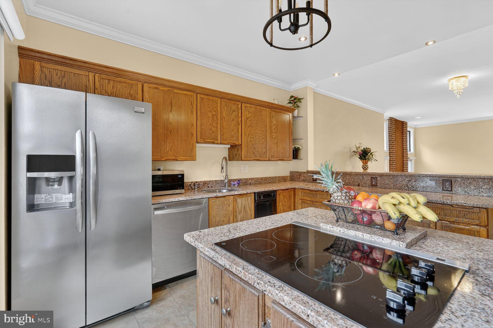 POTOMAC OUTSIDE - Residential