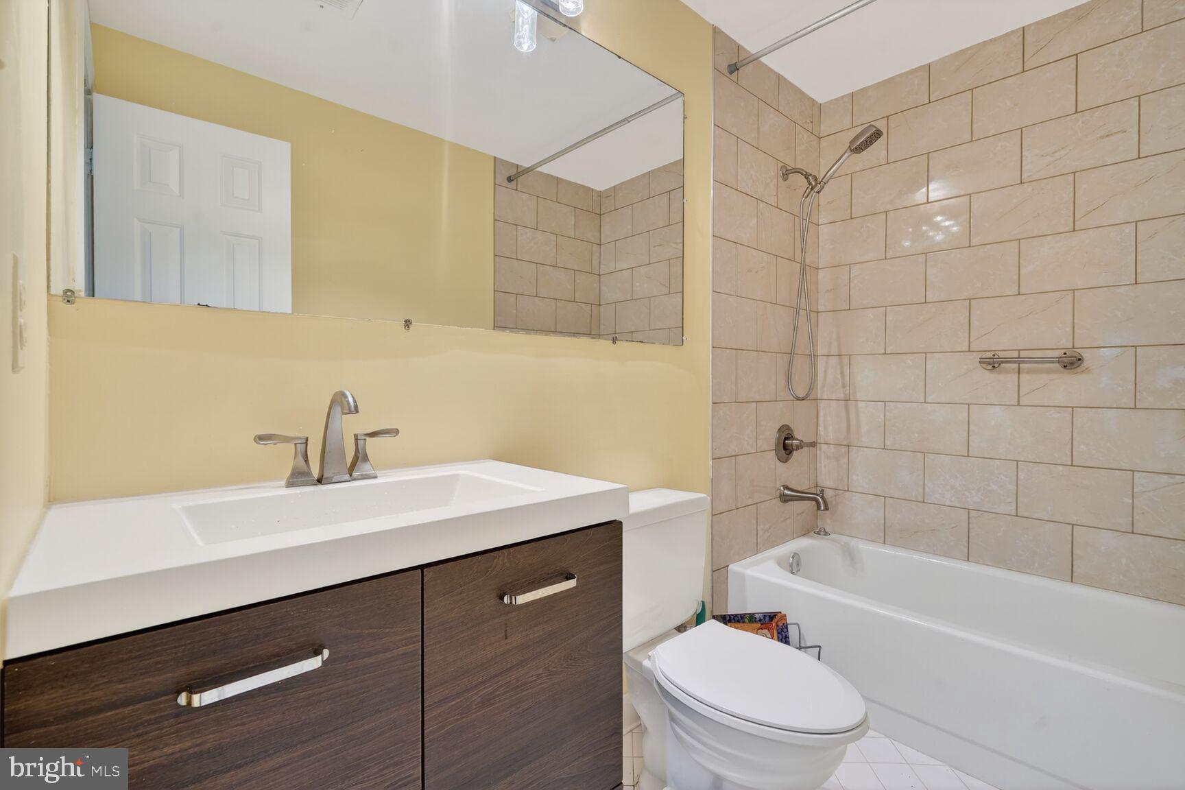 POTOMAC OUTSIDE - Residential