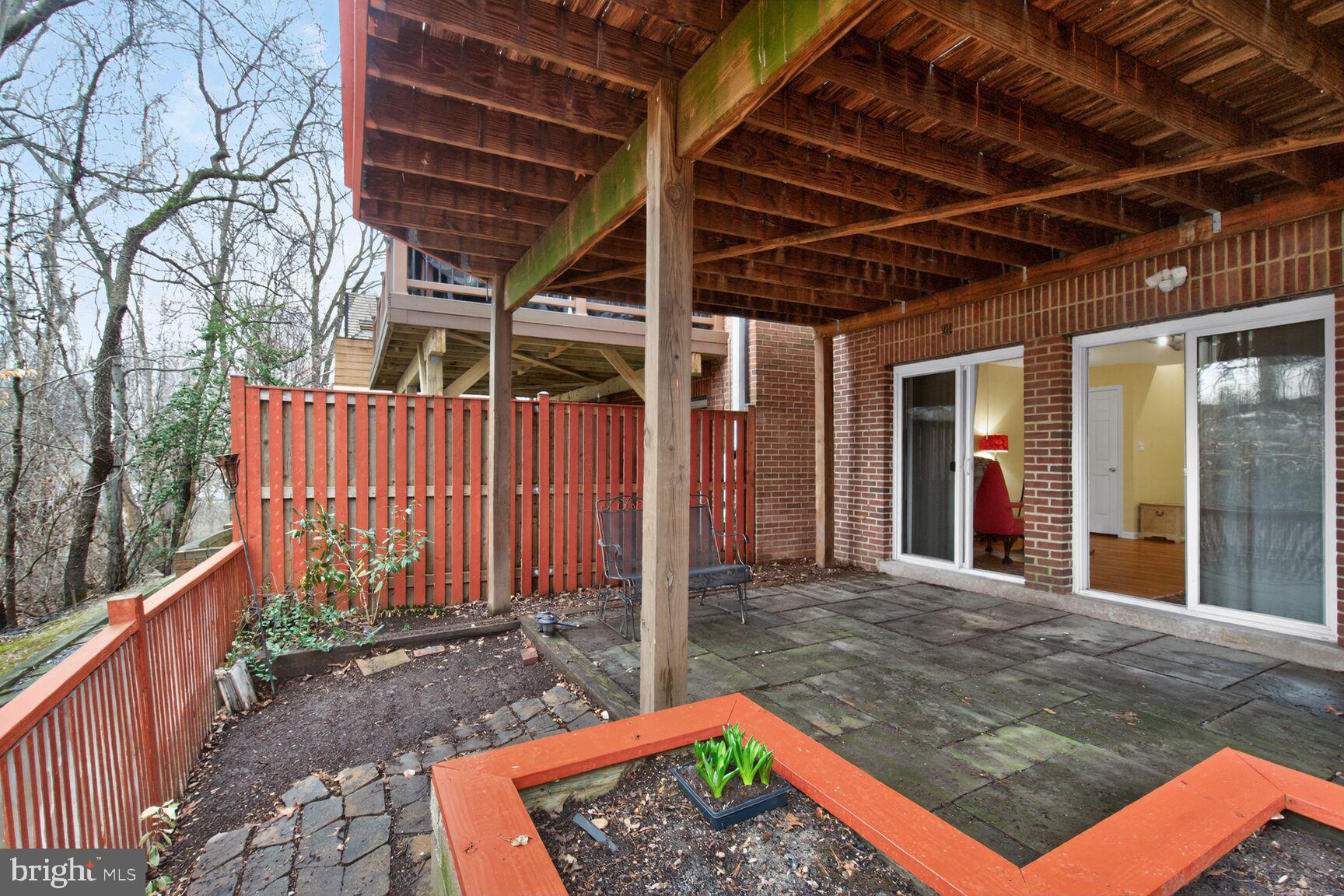 POTOMAC OUTSIDE - Residential