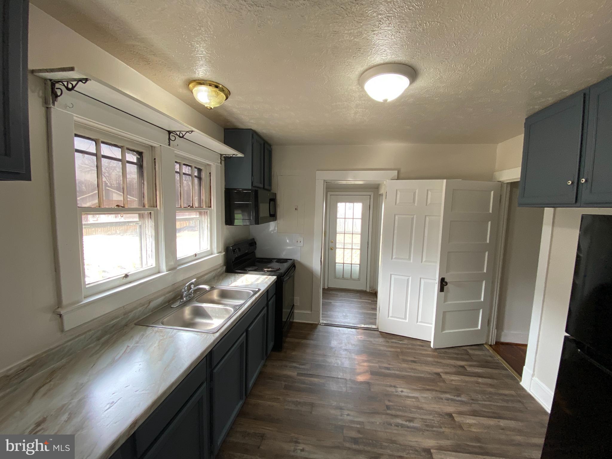 SYLVANIA HEIGHTS - Residential Lease