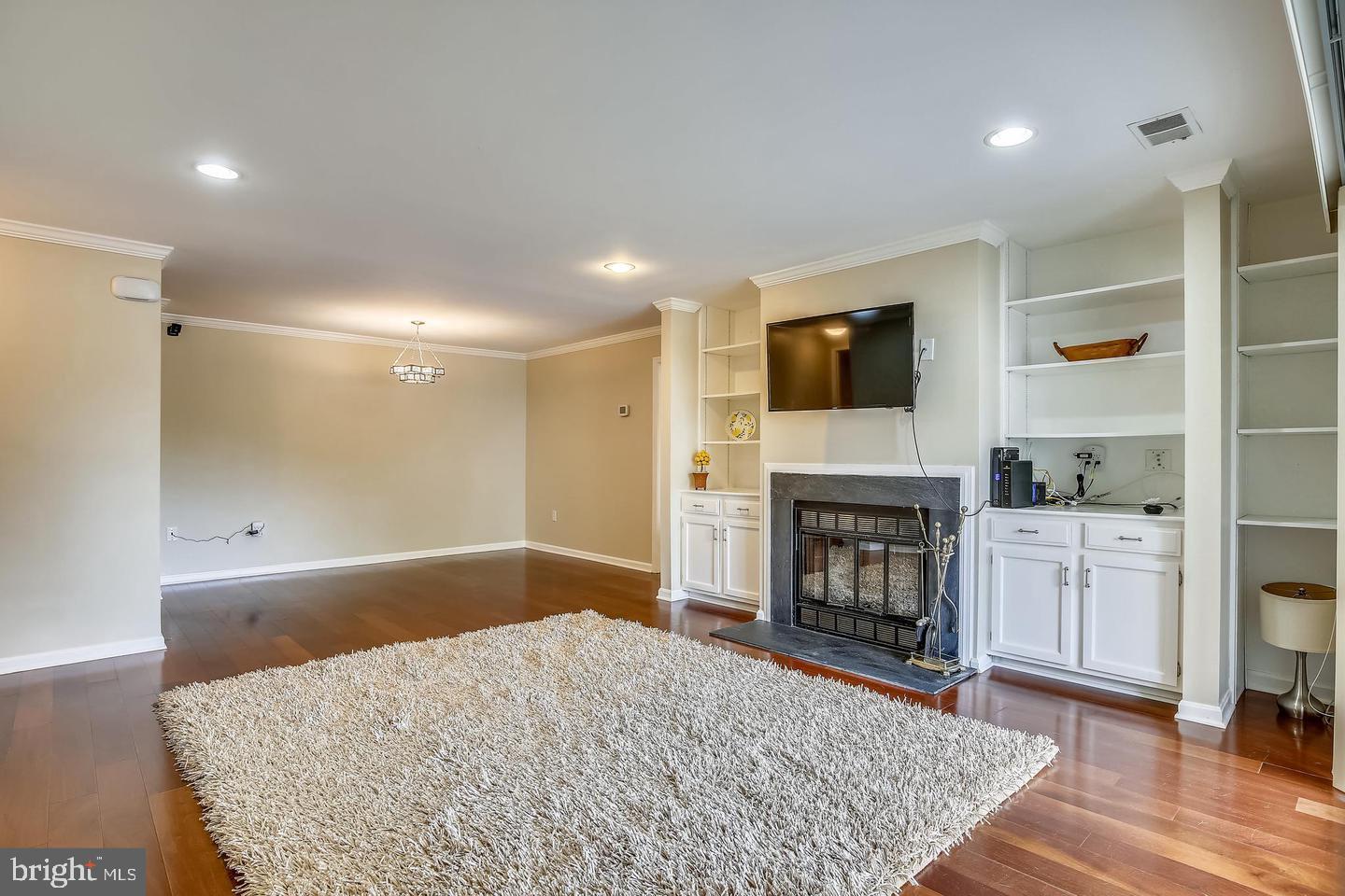 TREVOR HOUSE - Residential Lease