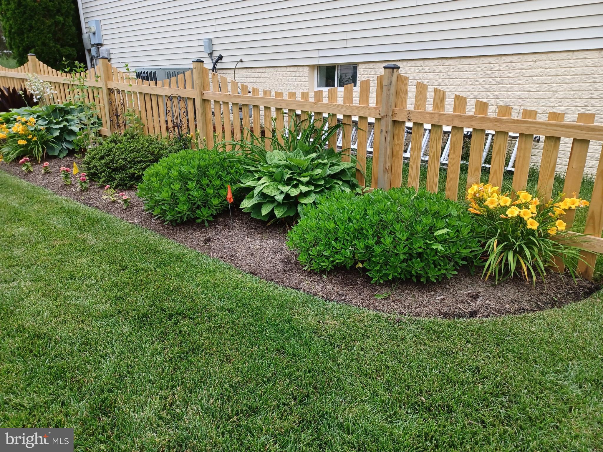 BROAD RUN OAKS - Residential