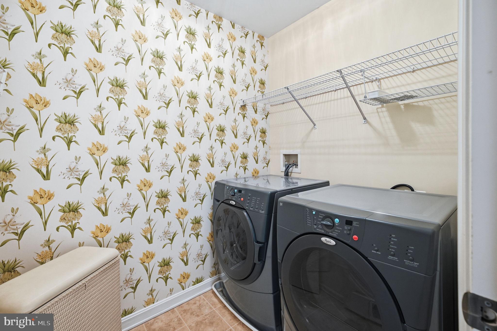 BROAD RUN OAKS - Residential