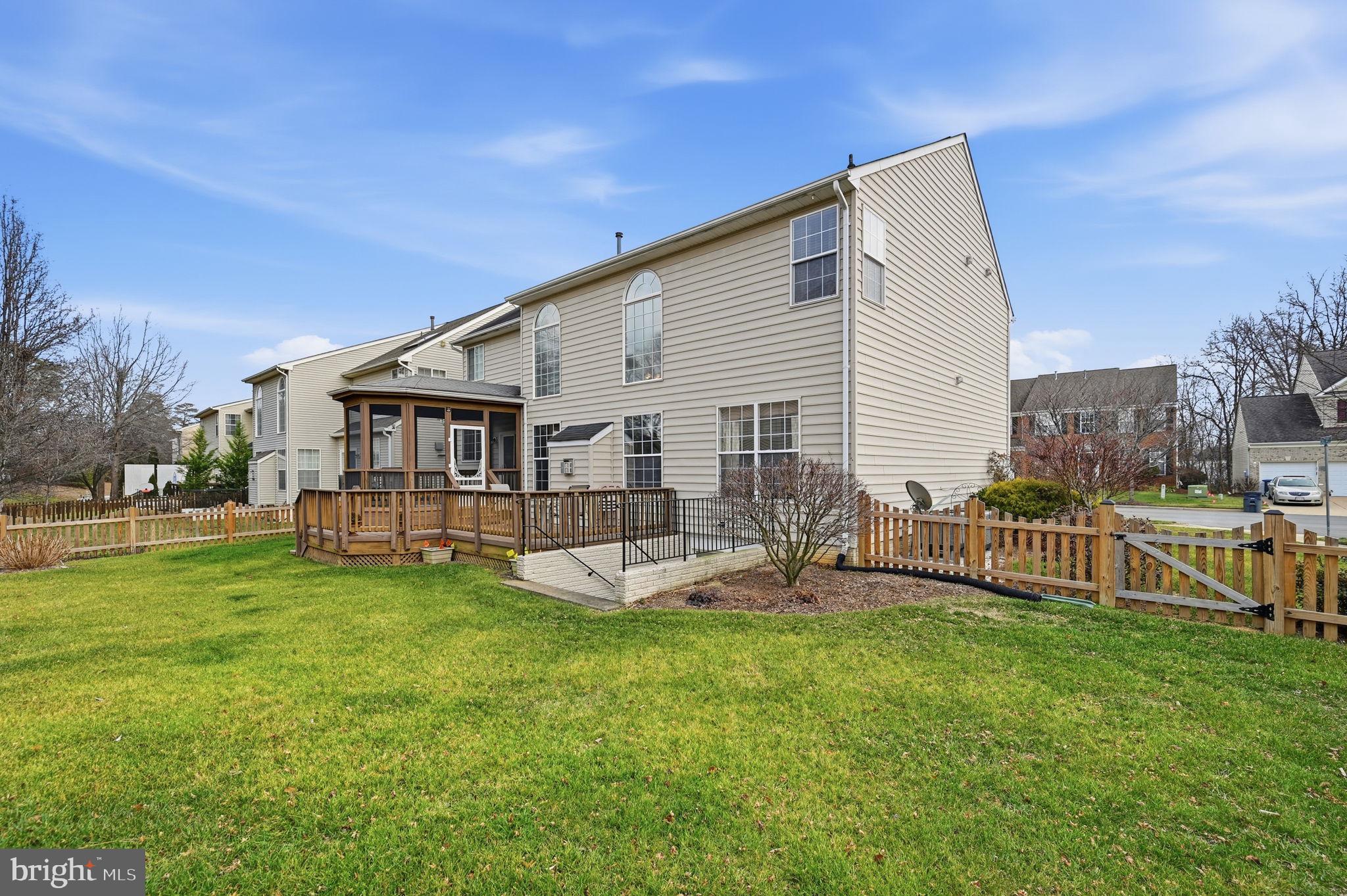 BROAD RUN OAKS - Residential