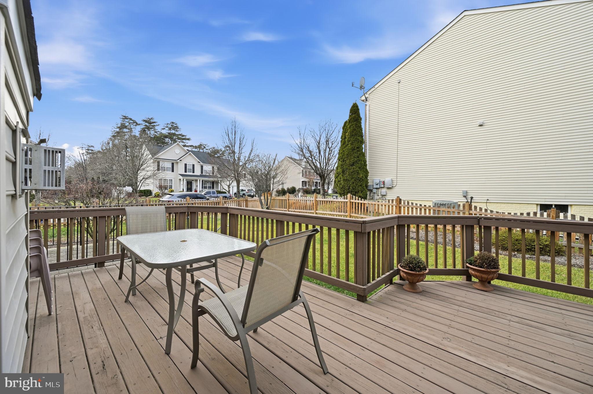 BROAD RUN OAKS - Residential