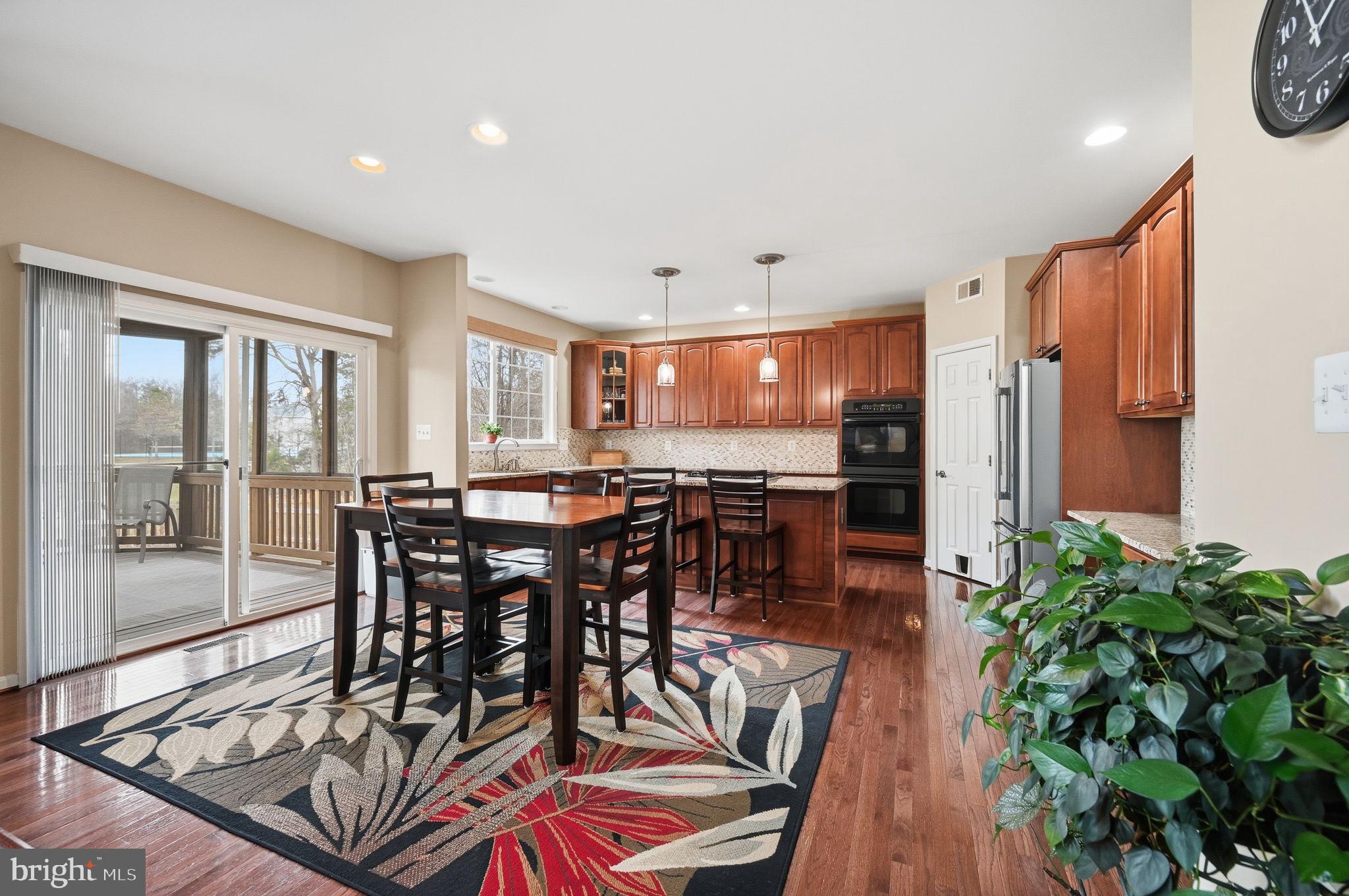 BROAD RUN OAKS - Residential