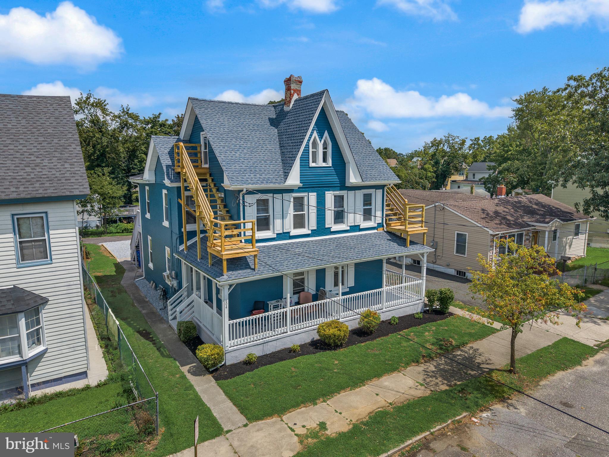 606 E MULBERRY STREET