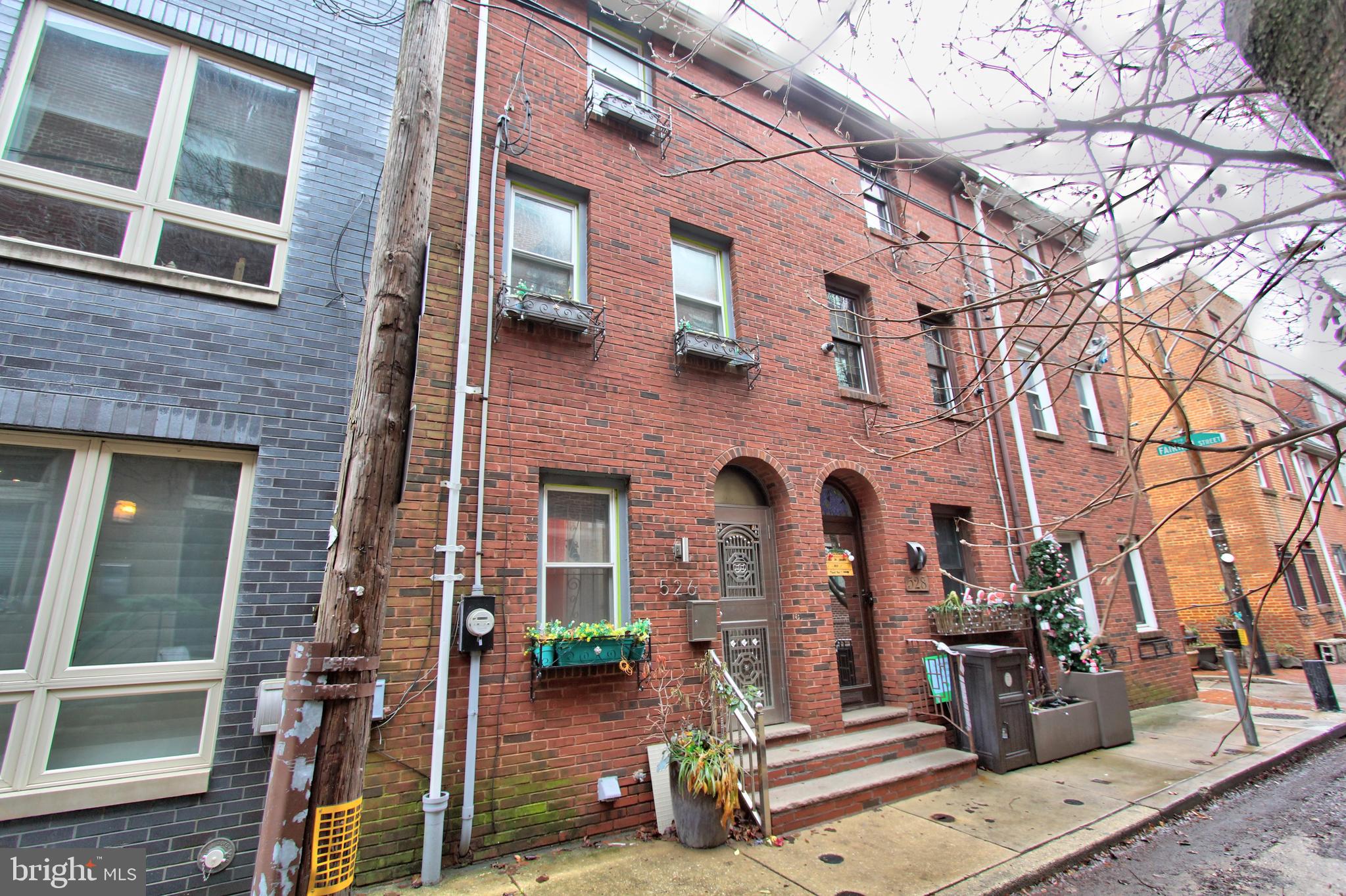 QUEEN VILLAGE - Residential